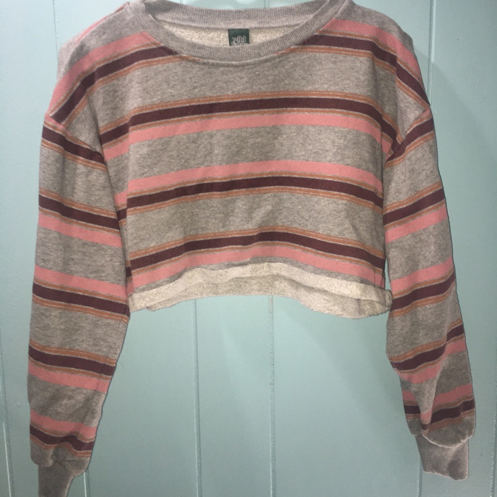 sweatshirt crop top